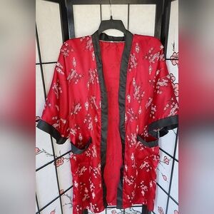 Red and Black Floral Kimono with Wide Sleeves Size Large